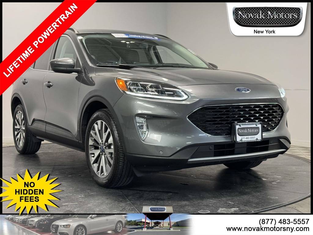 2022 Ford Escape Titanium Hybrid — SUV — 14,119 mi — Farmingdale, NY