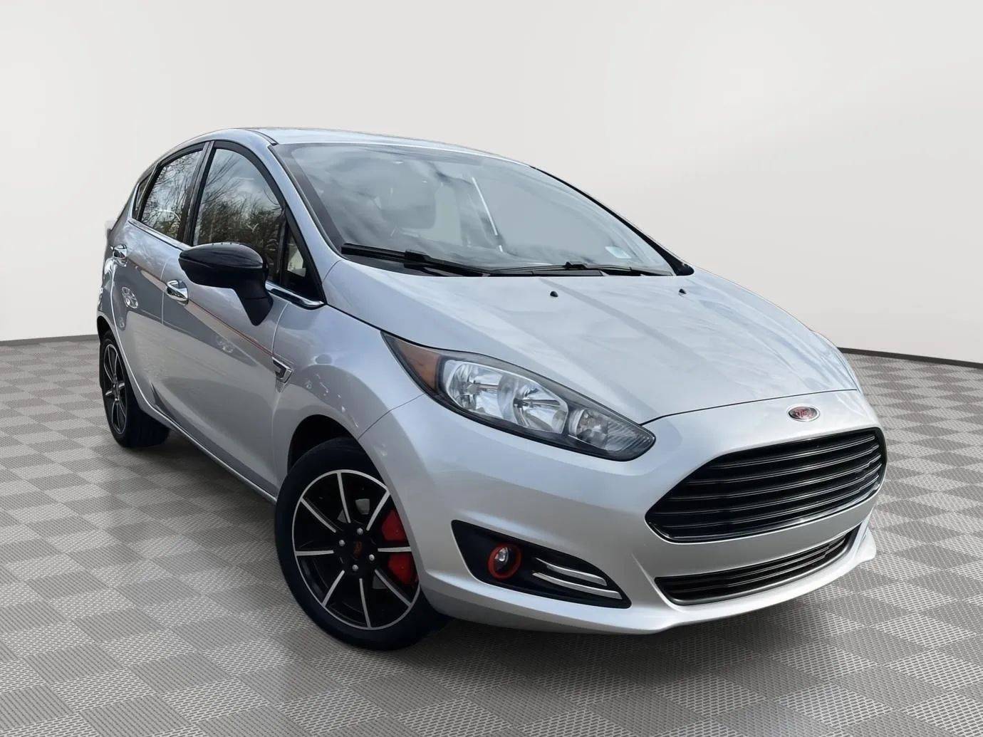 2016 Ford Fiesta SE — Hatchback — 64,472 mi — Holly, MI