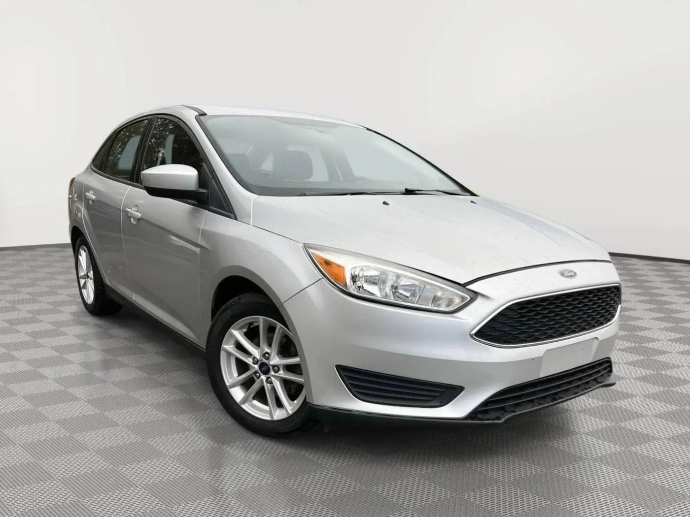 2018 Ford Focus SE — Sedan — 94,841 mi — Holly, MI