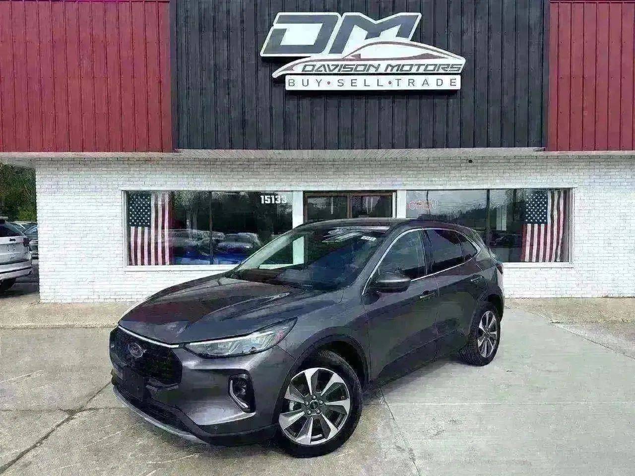 2023 Ford Escape Platinum — SUV — 47,981 mi — Holly, MI
