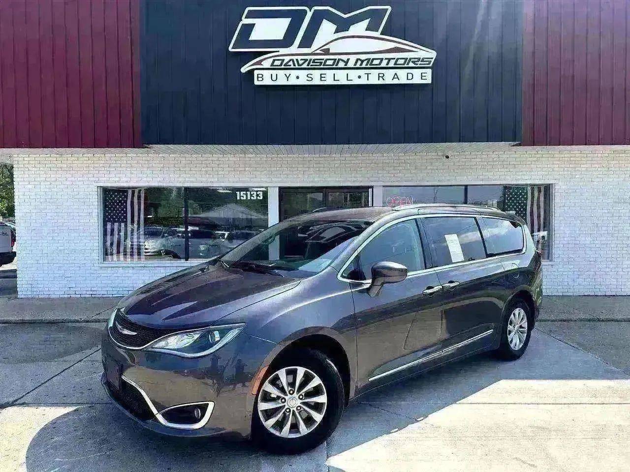 2019 Chrysler Pacifica Touring L — Minivan — 119,507 mi — Holly, MI
