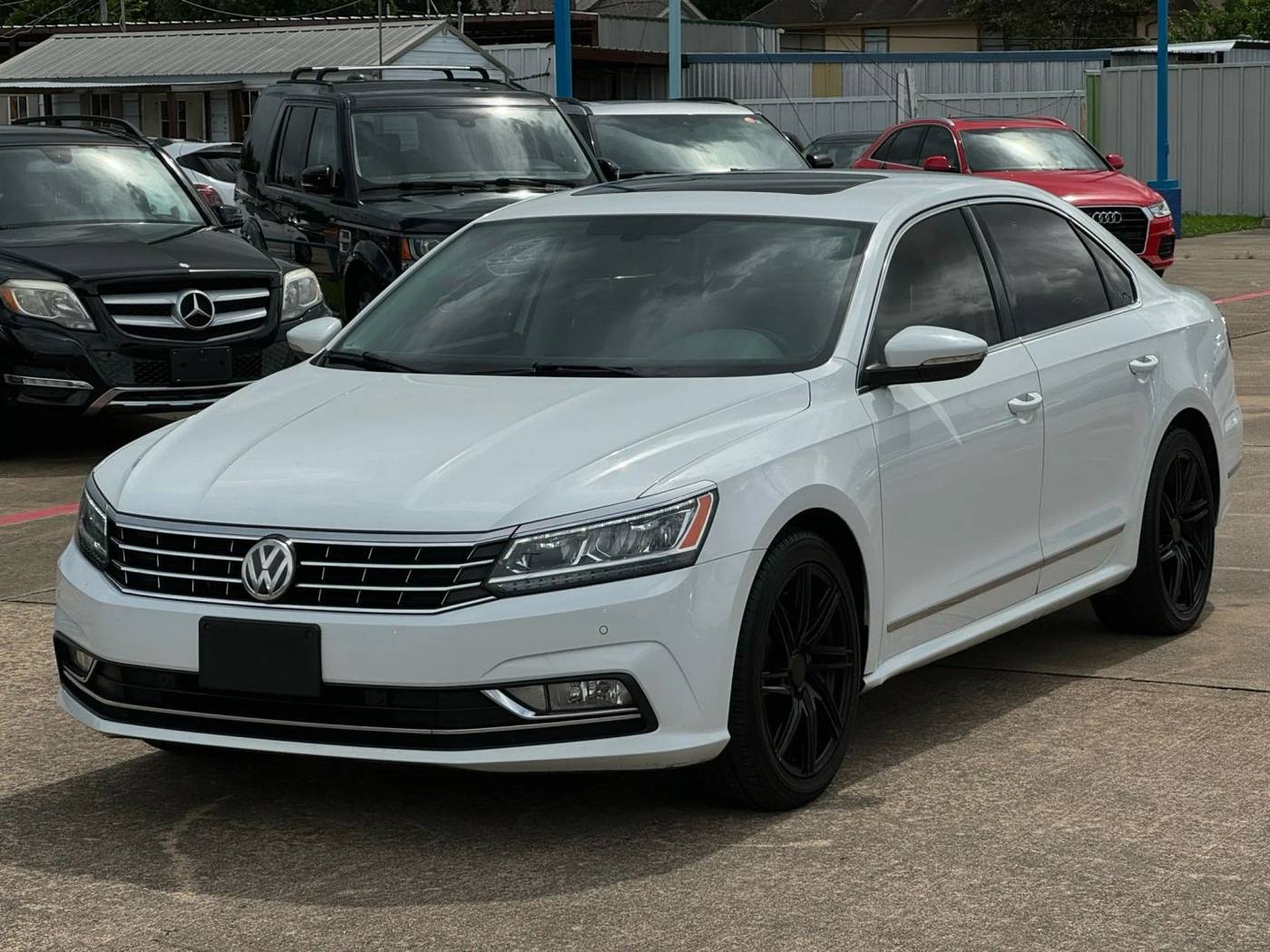 2017 Volkswagen Passat 1.8T SE — Sedan — 111,612 mi — Houston, TX
