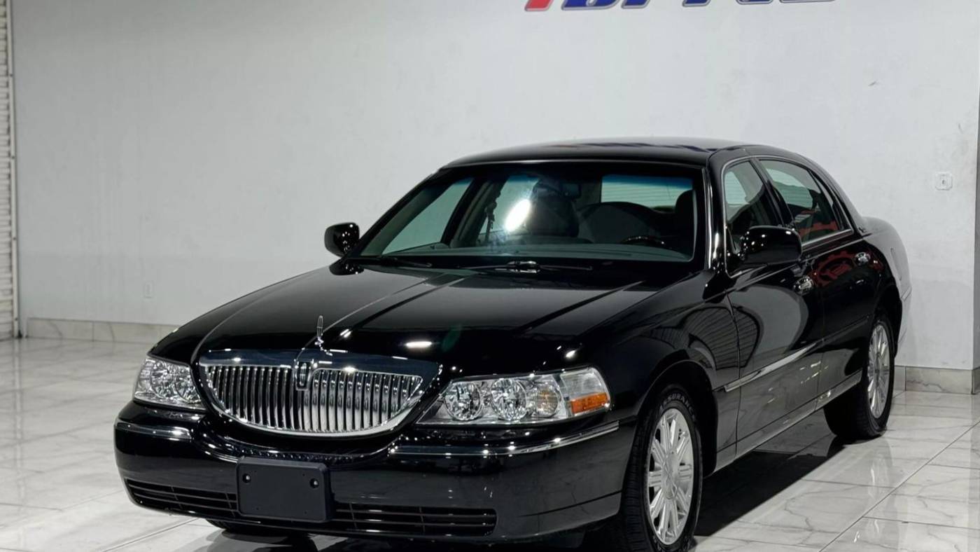 2009 Lincoln Town Car Signature Limited — Sedan — 36,769 mi — Houston, TX