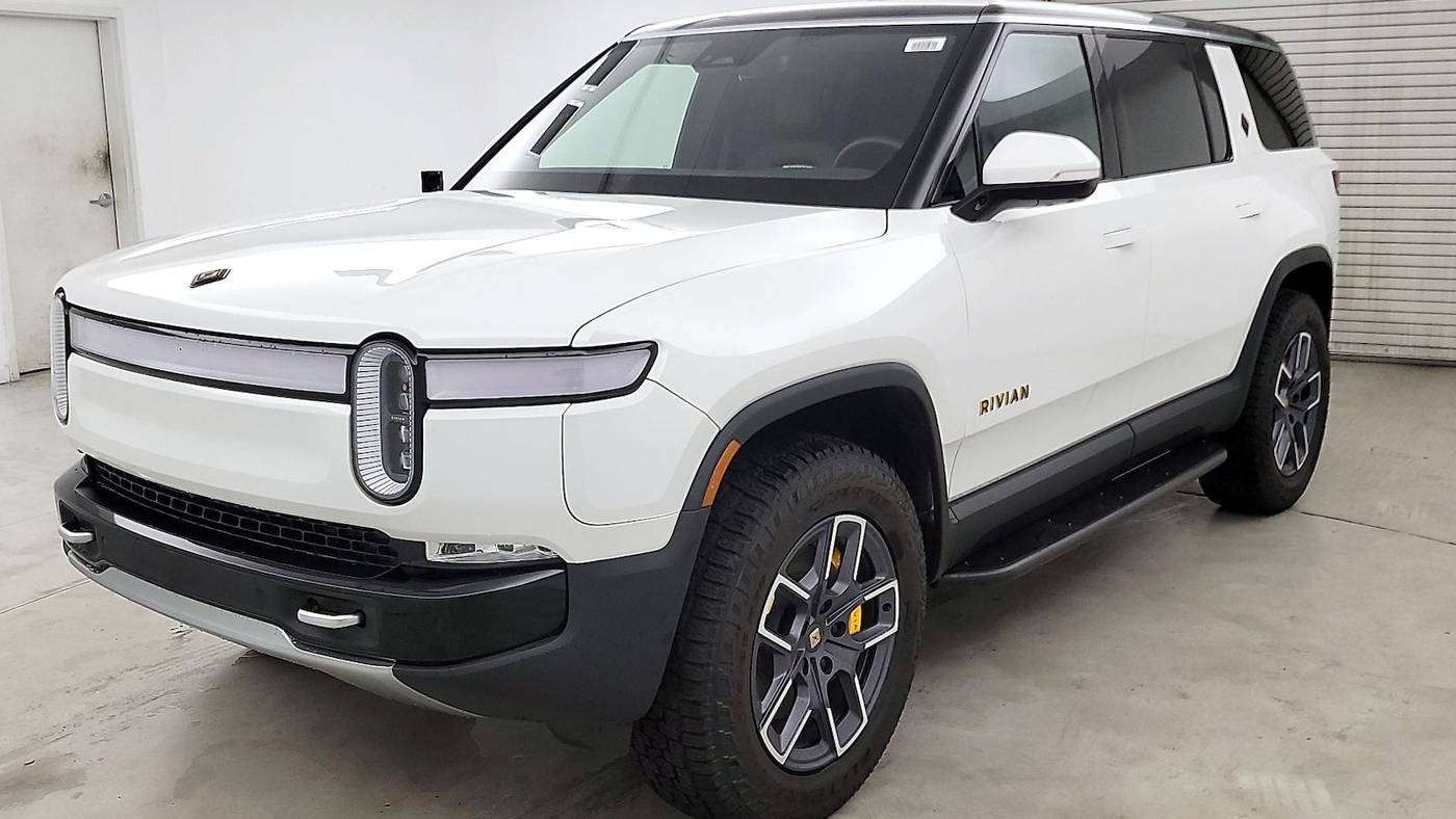 2024 Rivian R1S