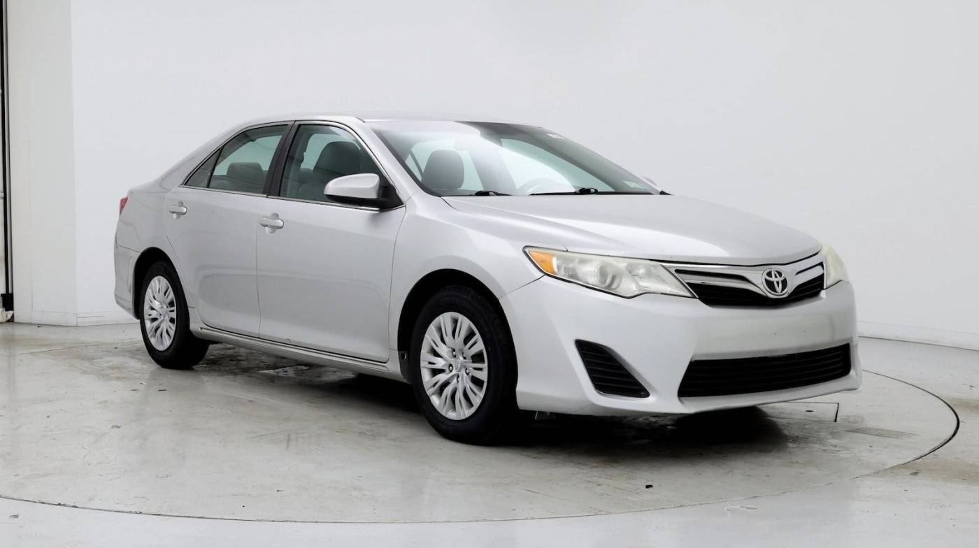 2013 Toyota Camry LE — Sedan — 99,653 mi — Newark, DE