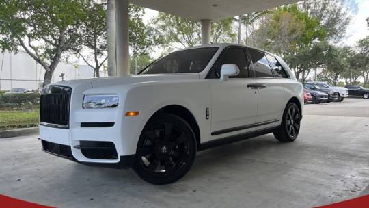 Full vehicle details of 2022 Rolls-Royce Cullinan Cullinan Diamond Black  Tailored Purple Piano Black available for sale at Rolls-Royce Motor Cars  Miami 2060 Biscayne Blvd,Miami,33137,Florida,USA for €339,449