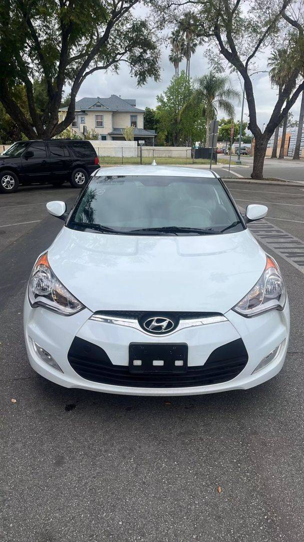 2017 Hyundai Veloster Base — Hatchback — 91,224 mi — Pomona, CA