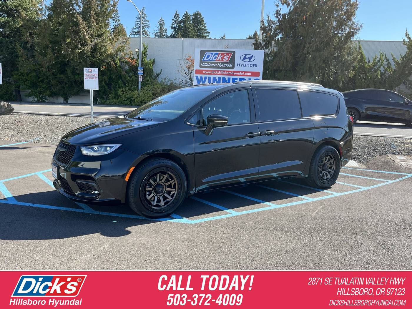 2024 Chrysler Pacifica Limited — Minivan — 11,497 mi — Hillsboro, OR