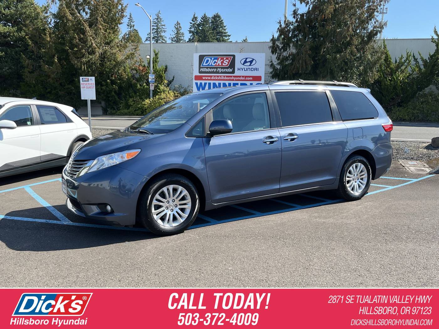2017 Toyota Sienna XLE — Minivan — 75,392 mi — Hillsboro, OR