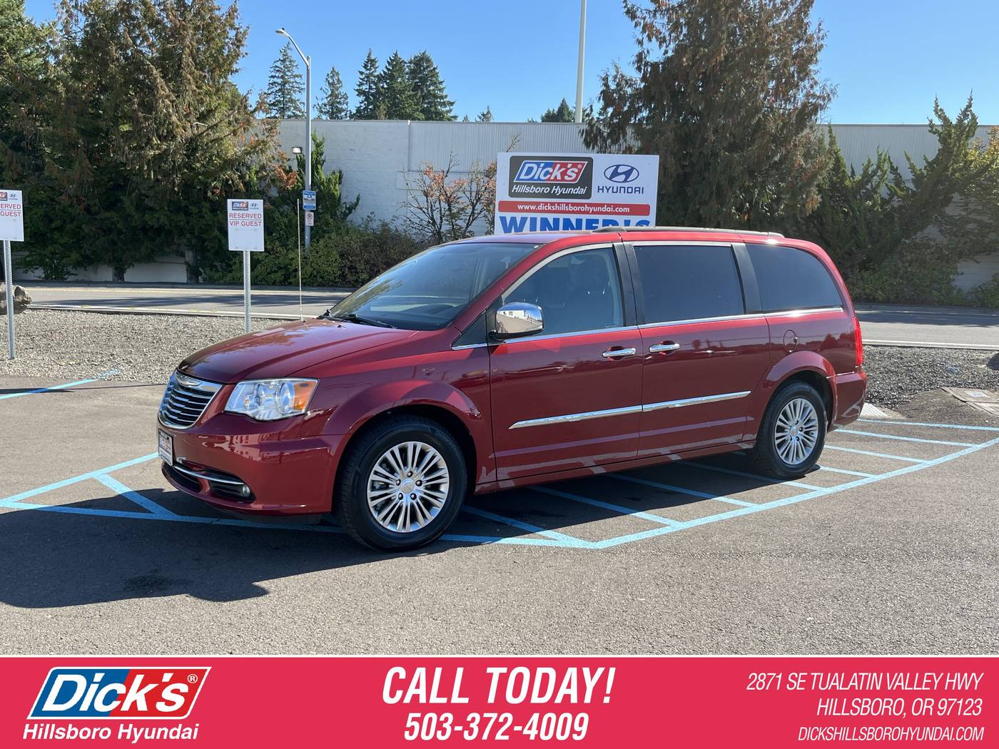 2013 Chrysler Town & Country Touring-L — Minivan — 23,347 mi — Hillsboro, OR