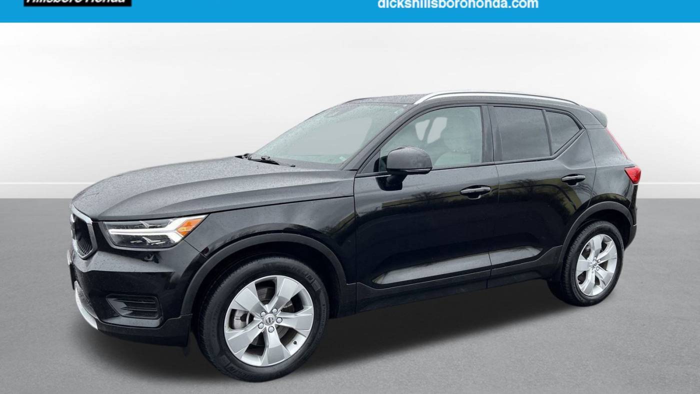 2022 Volvo XC40 Momentum — SUV — 56,142 mi — Hillsboro, OR