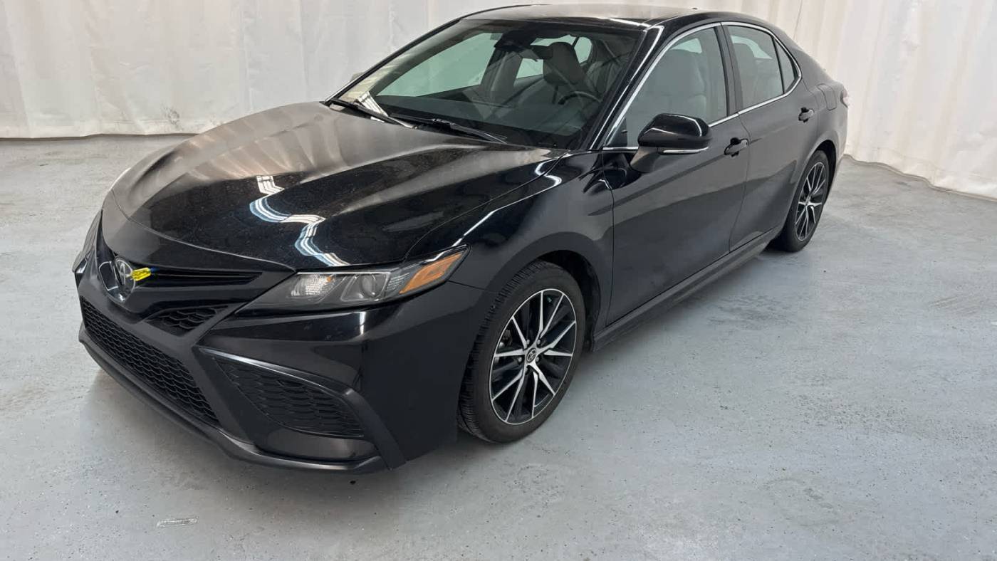 2023 Toyota Camry SE — Sedan — 27,570 mi — Fairbanks, AK