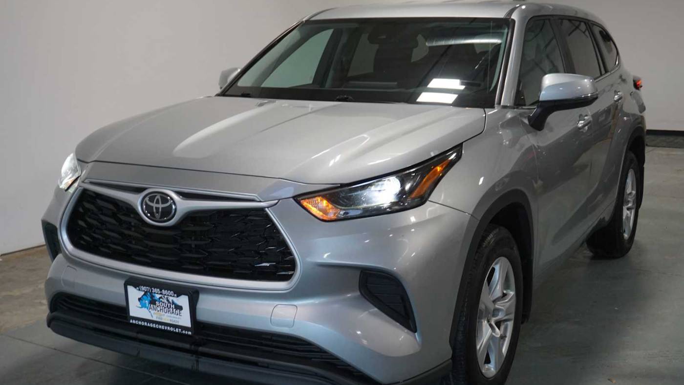 2023 Toyota Highlander LE — SUV — 28,555 mi — Anchorage, AK