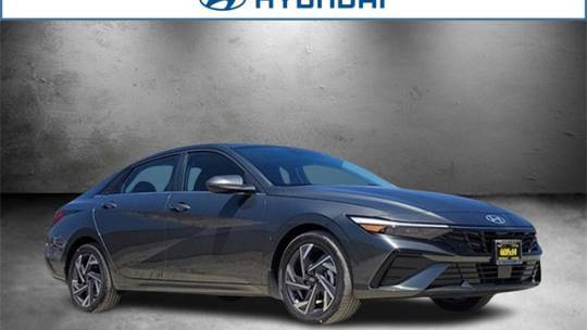 2024 Hyundai Elantra SEL — Sedan — 4,635 mi — Hemet, CA