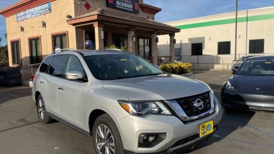 2019 Nissan Pathfinder SL — SUV — 65,990 mi — Riverside, CA