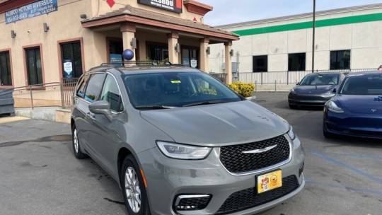 2022 Chrysler Pacifica Touring L — Minivan — 62,740 mi — Riverside, CA