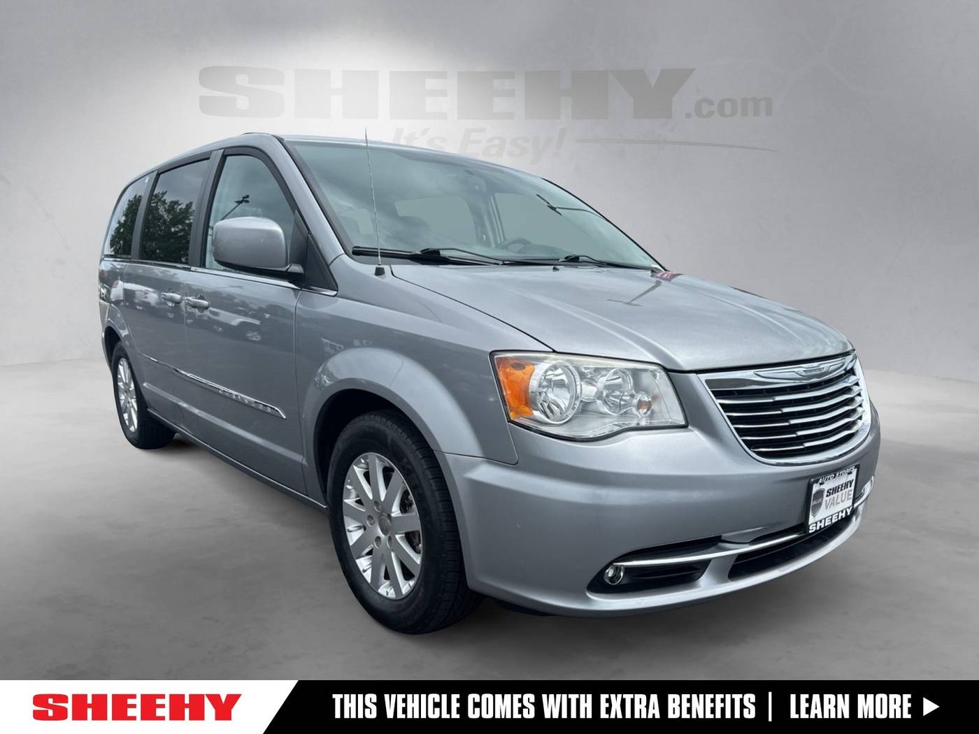 2015 Chrysler Town & Country Touring — Minivan — 136,460 mi — Richmond, VA