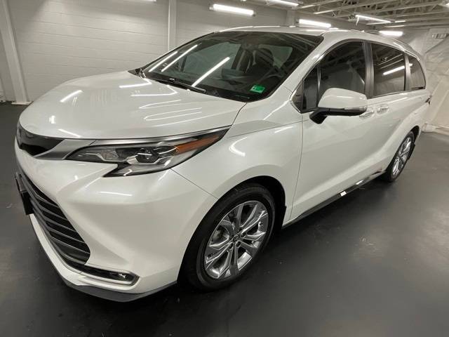 2022 Toyota Sienna Platinum — Minivan — 48,123 mi — Richmond, VA