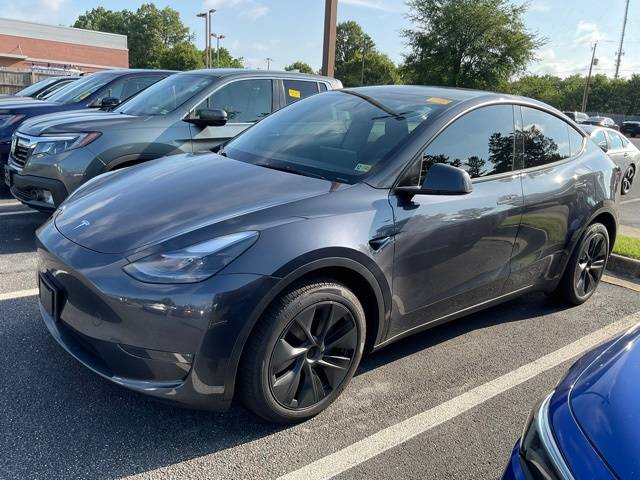 2025 Tesla Model Y Long Range — SUV — 10,110 mi — Richmond, VA