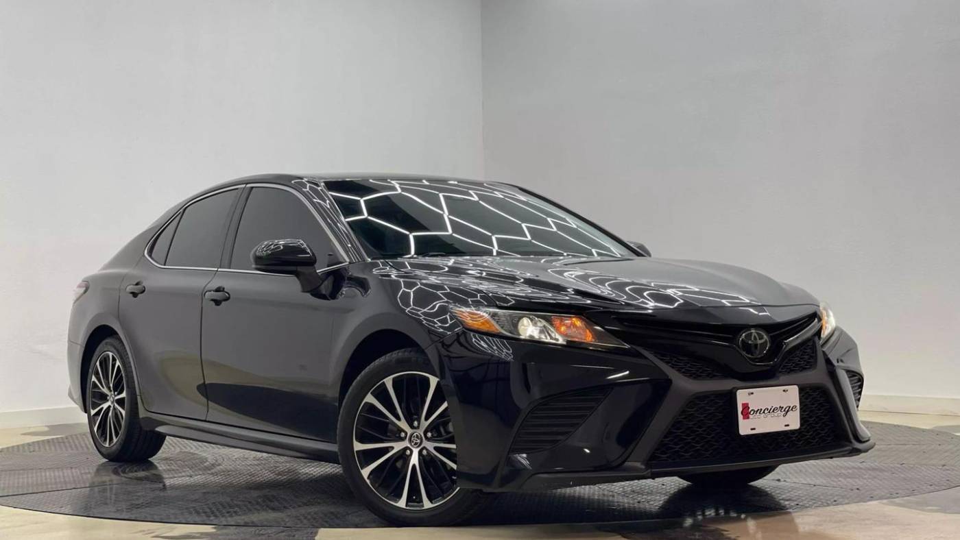 2019 Toyota Camry SE — Sedan — 90,905 mi — Glendale, CA
