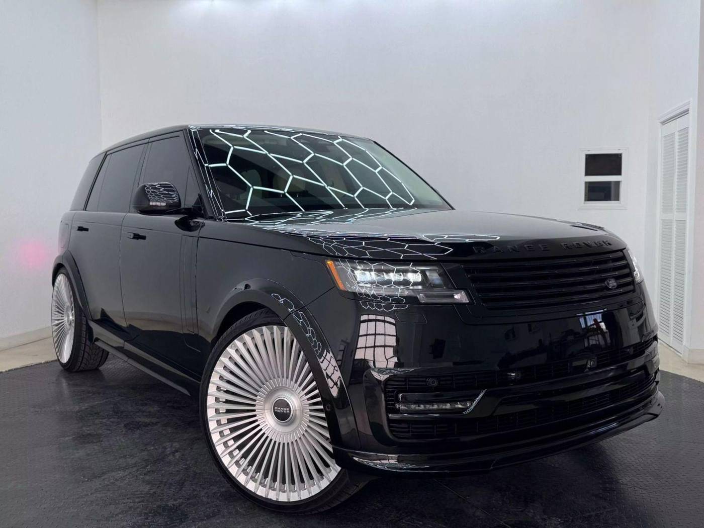 2024 Land Rover Range Rover SE — SUV — 1,527 mi — Glendale, CA