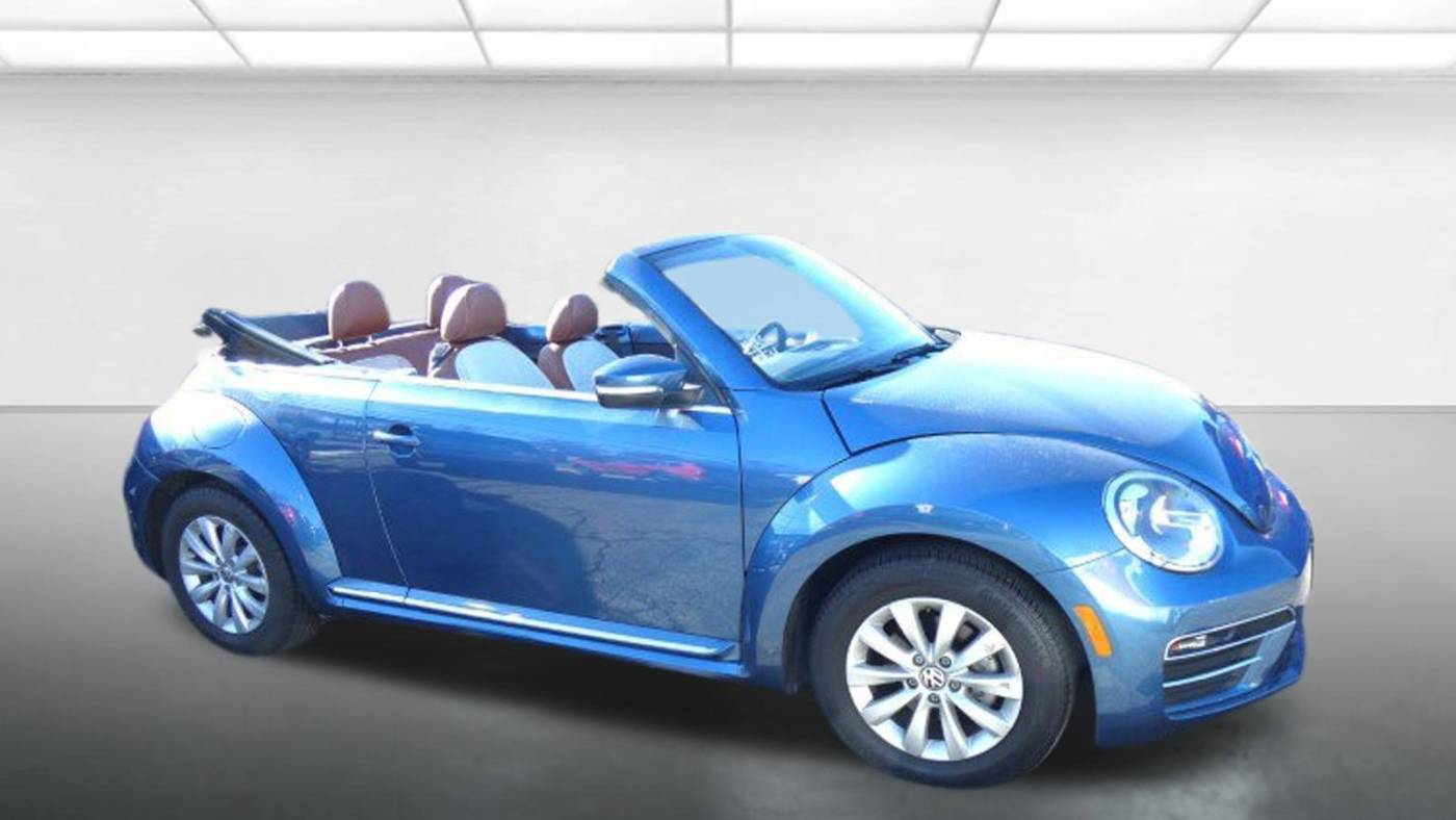 2017 Volkswagen Beetle 1.8T Classic — Convertible — 42,393 mi — Kirkwood, MO