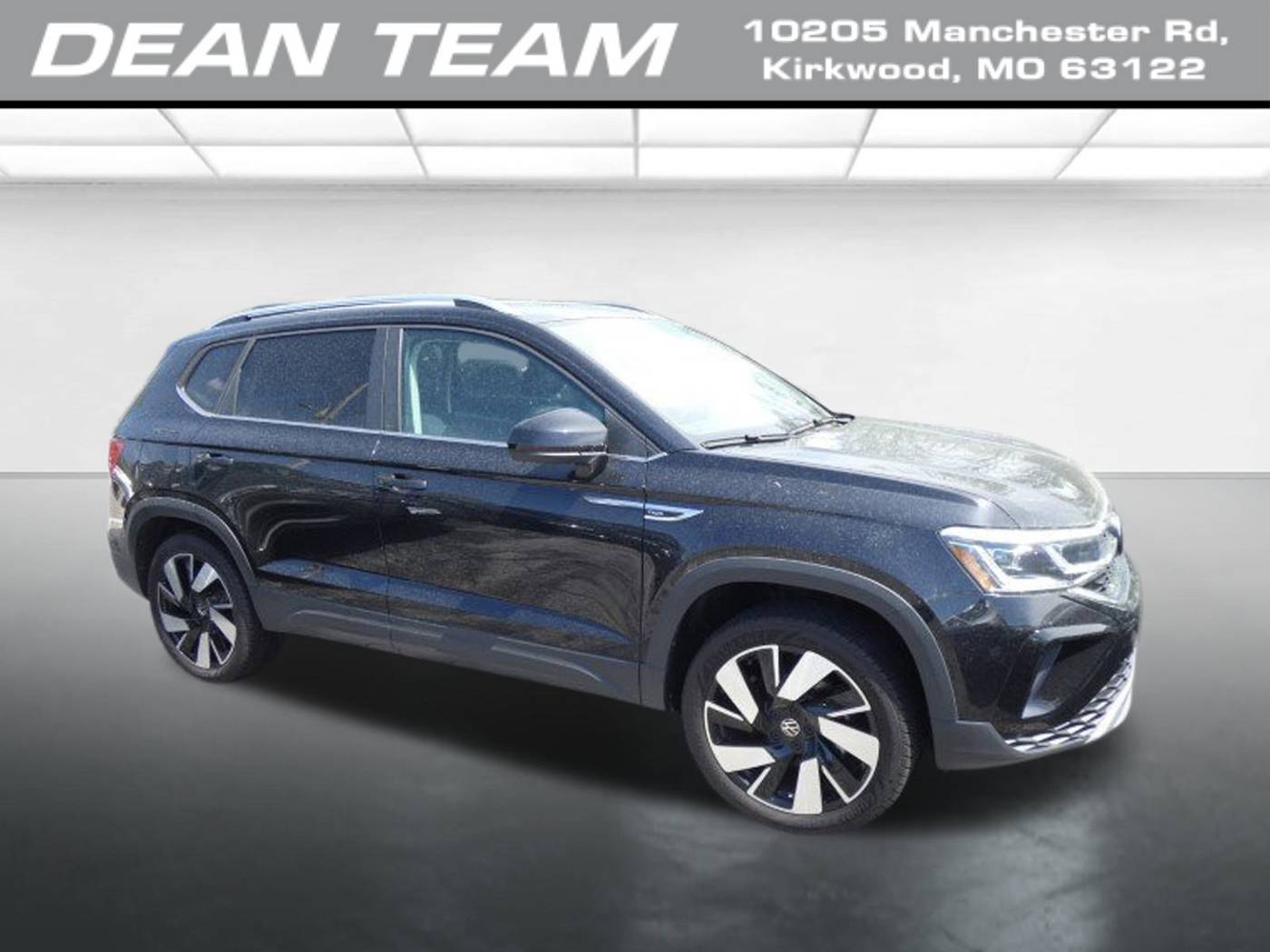 2024 Volkswagen Taos SEL — SUV — 10,656 mi — Kirkwood, MO