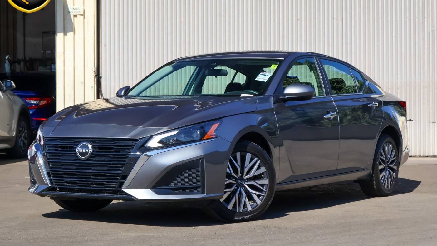 2023 Nissan Altima SV — Sedan — 19,033 mi — Santa Ana, CA