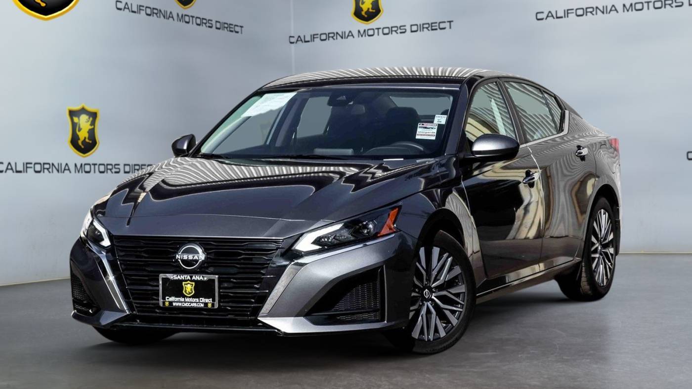 2023 Nissan Altima SV — Sedan — 5,472 mi — Santa Ana, CA