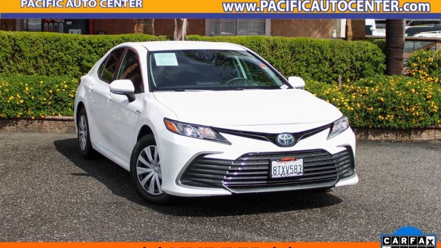 2021 Toyota Camry Hybrid LE