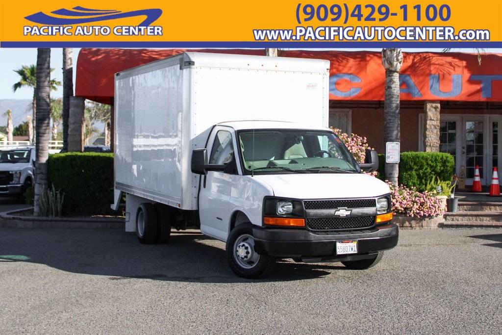 2015 Chevrolet Express Commercial Cutaway 4500 — Chassis Cab Truck — 123,144 mi — Fontana, CA