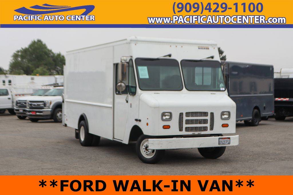 2013 Ford Econoline Commercial Chassis E-450