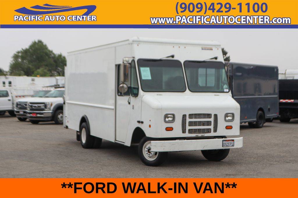 2013 Ford Econoline Commercial Chassis E-450