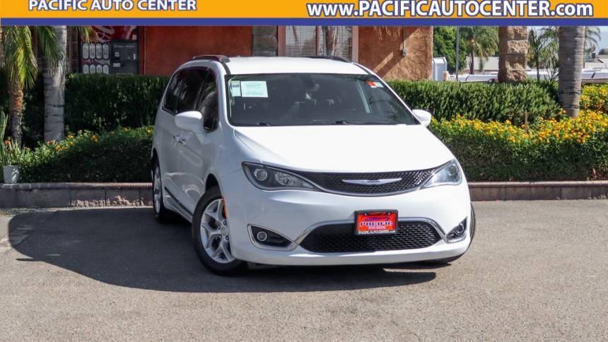 2020 Chrysler Pacifica Touring L — Minivan — 97,874 mi — Fontana, CA