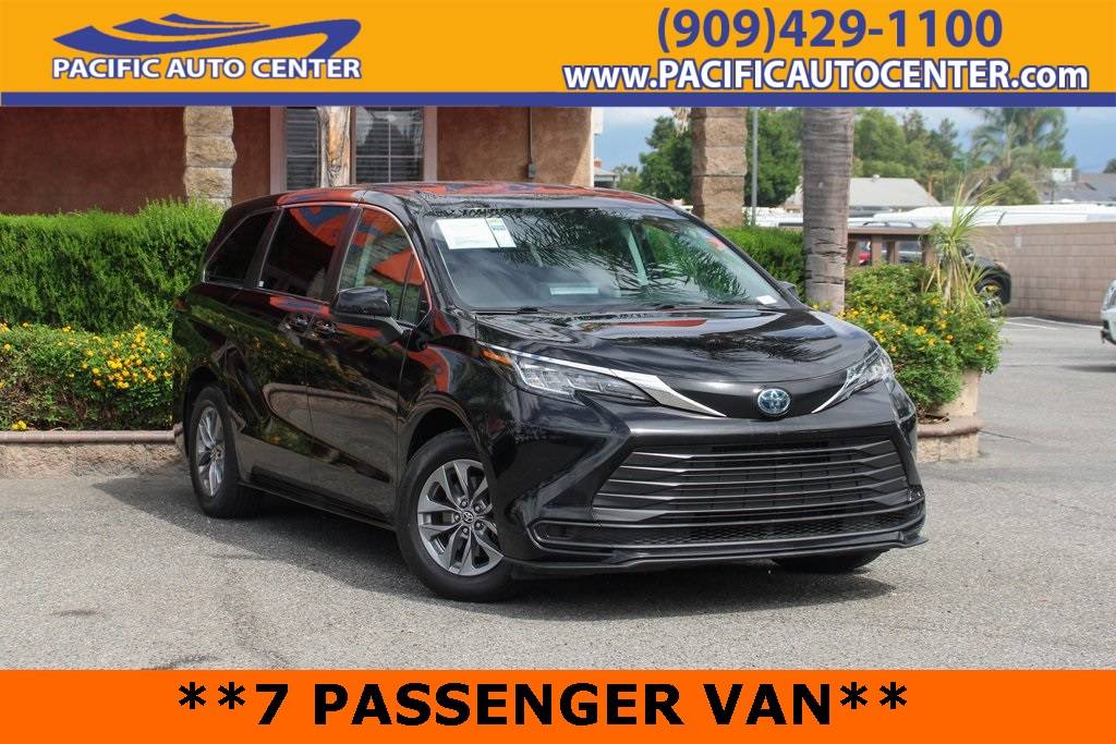 2022 Toyota Sienna LE — Minivan — 116,620 mi — Fontana, CA