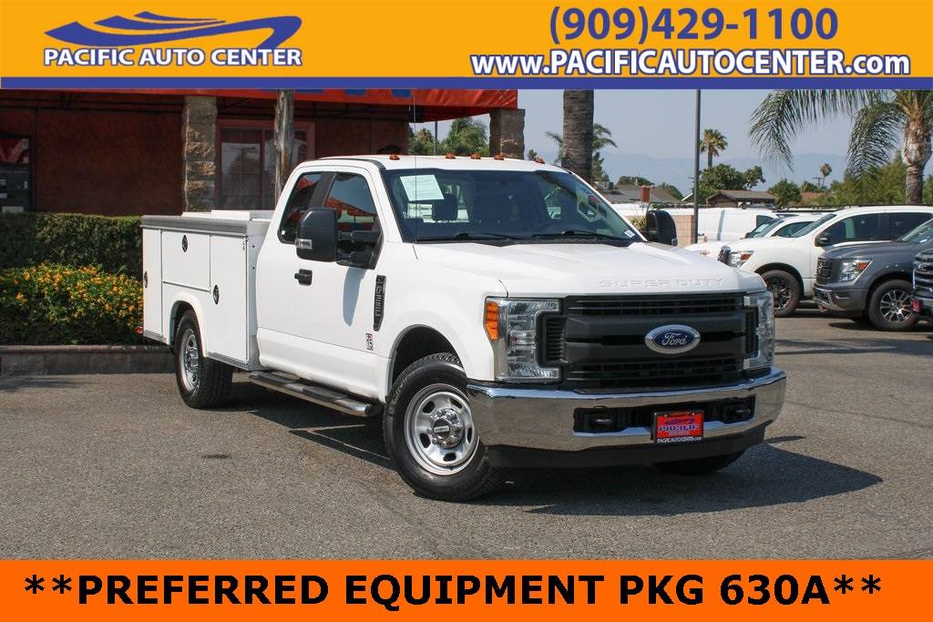 2017 Ford Super Duty F-350 Chassis Cab XL — Chassis Cab Truck — 136,899 mi — Fontana, CA
