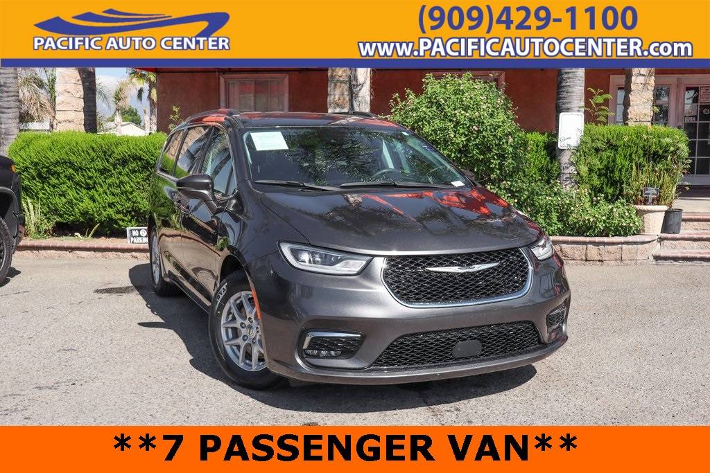2022 Chrysler Pacifica Touring L — Minivan — 80,380 mi — Fontana, CA