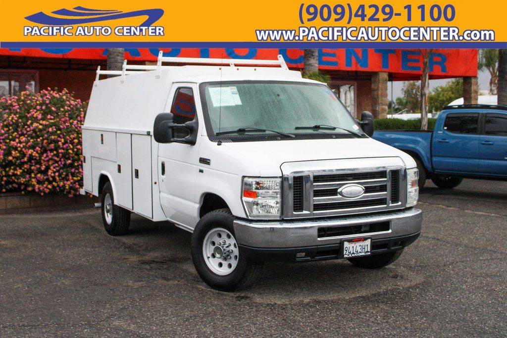 2014 Ford Econoline Commercial Cutaway E-350