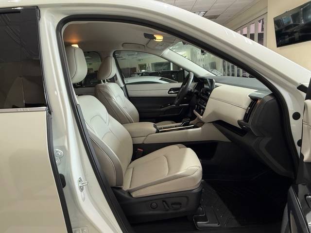2024 Nissan Pathfinder SL — SUV — 14,880 mi — Burbank, CA
