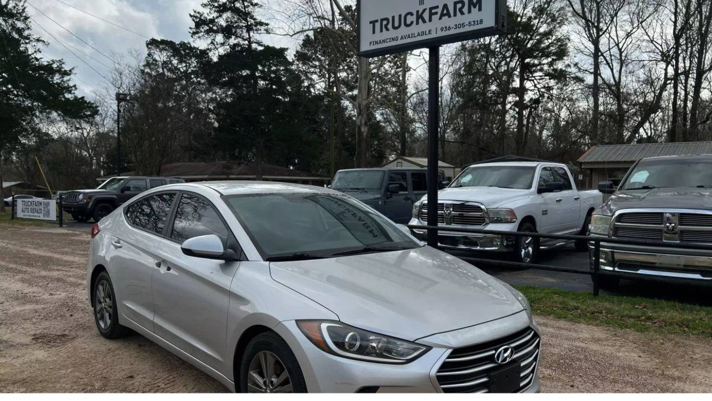 2017 Hyundai Elantra SE — Sedan — 97,618 mi — Nacogdoches, TX