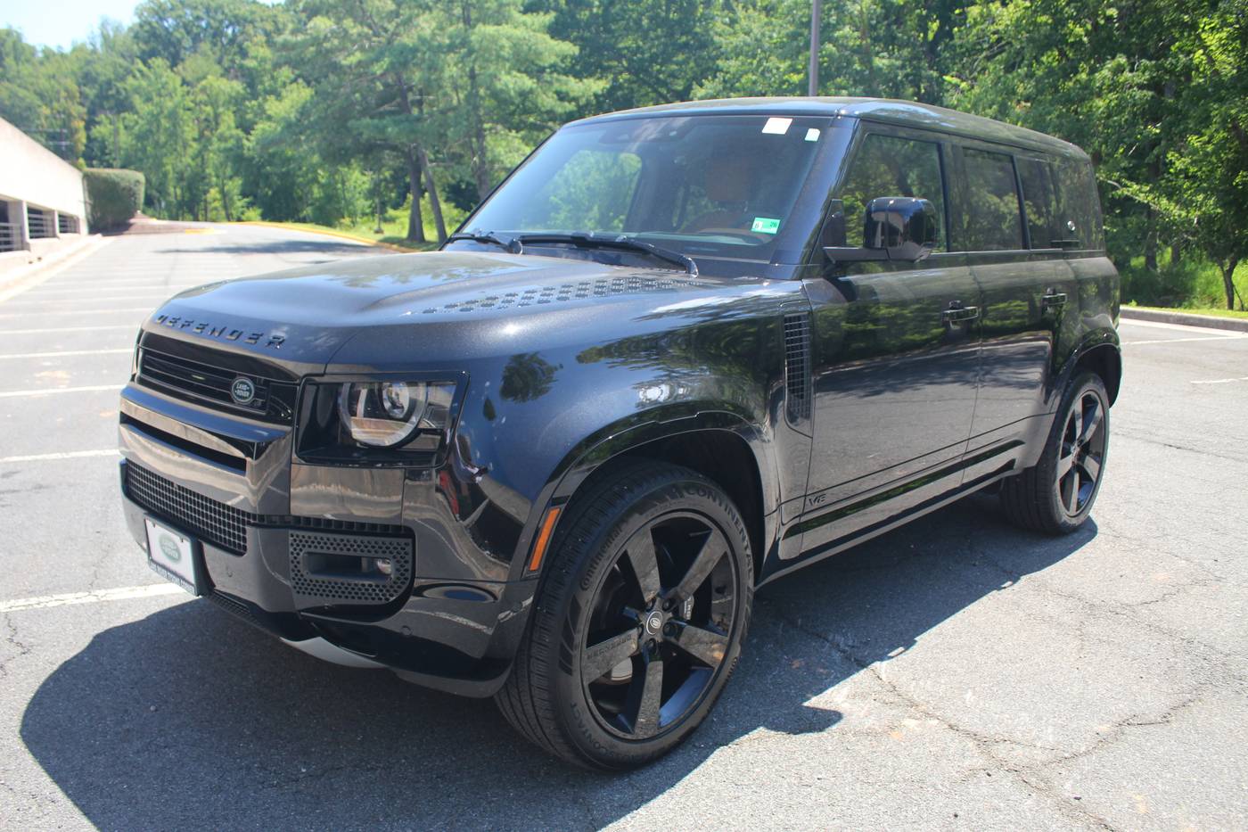2024 Land Rover Defender V8 — SUV — 7,200 mi — Vienna, VA