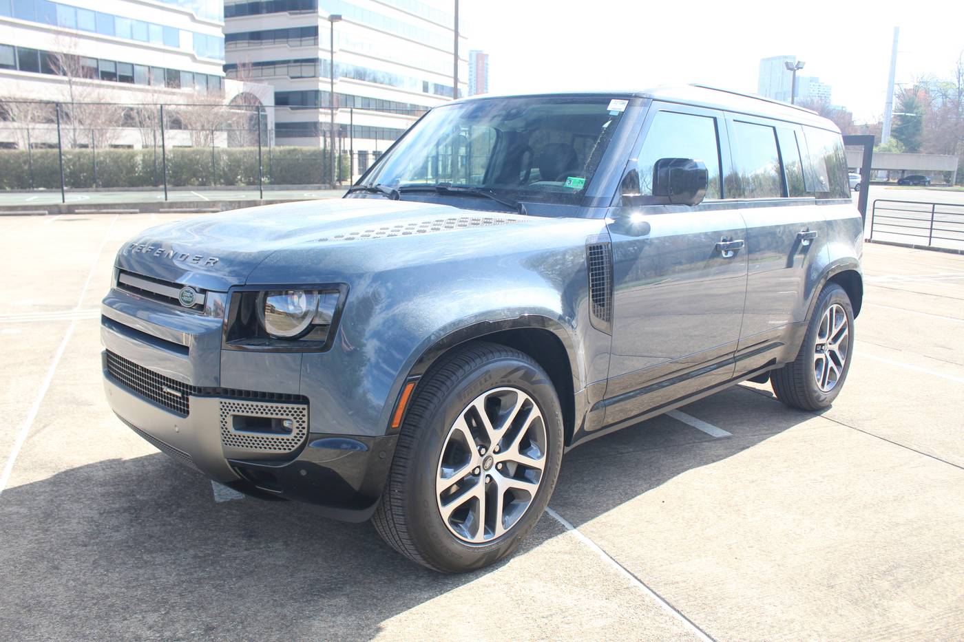 2023 Land Rover Defender X-Dynamic SE — SUV — 2,600 mi — Vienna, VA