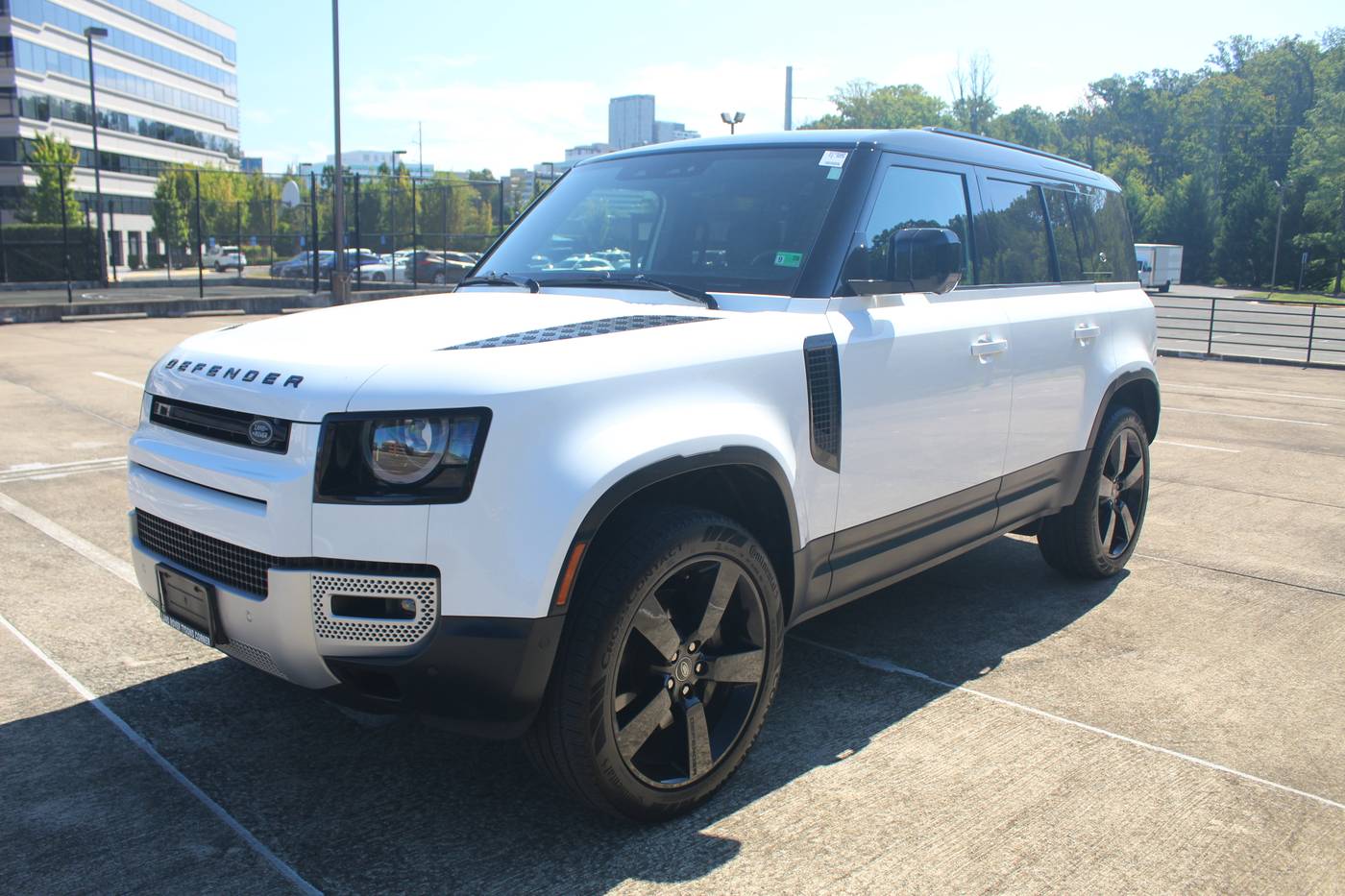 2023 Land Rover Defender SE — SUV — 30,507 mi — Vienna, VA