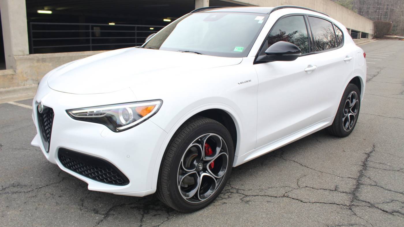 2023 Alfa Romeo Stelvio Estrema — SUV — 4,965 mi — Vienna, VA