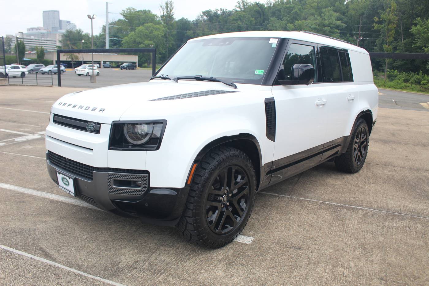 2024 Land Rover Defender Outbound — SUV — 6,077 mi — Vienna, VA