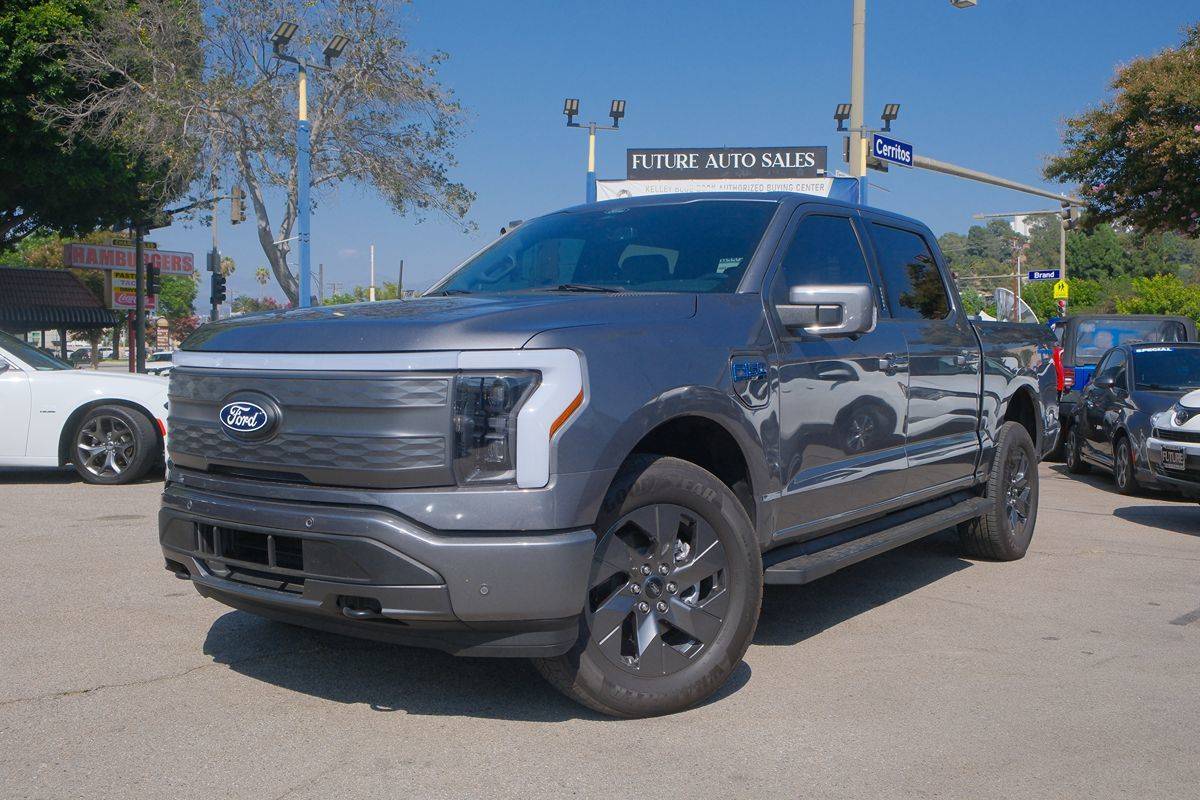 2024 Ford F-150 Lightning LARIAT — Pickup Truck — 11,083 mi — Glendale, CA