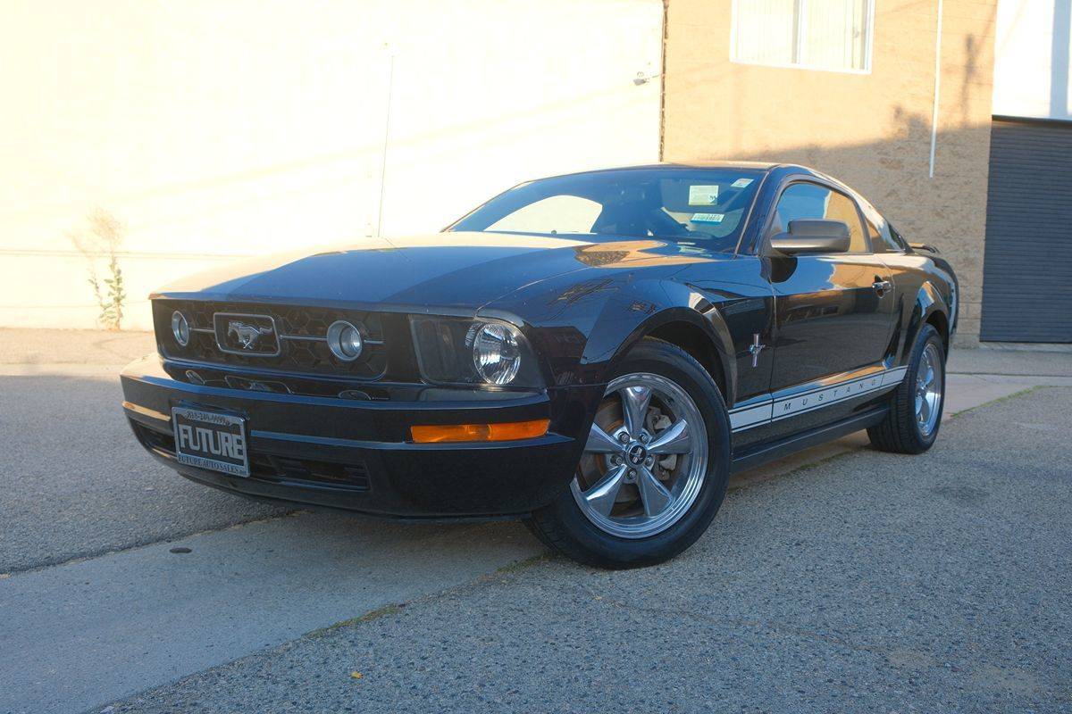 2006 Ford Mustang Base — Coupe — 94,219 mi — Glendale, CA