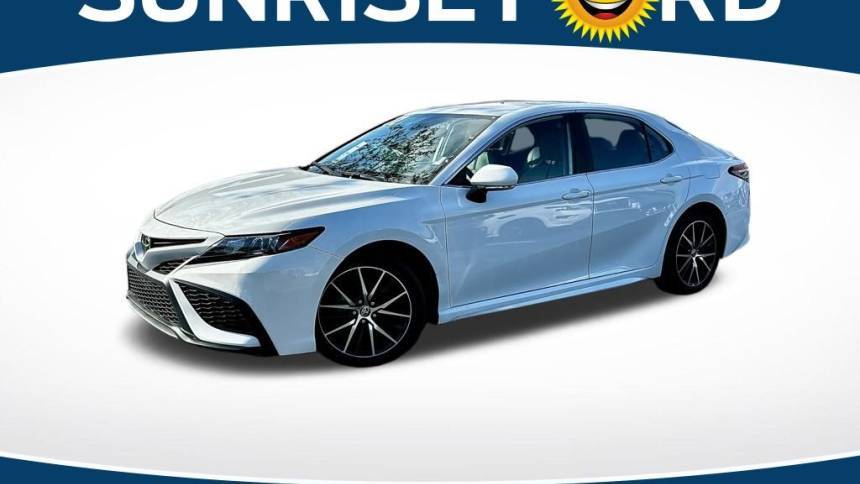 2022 Toyota Camry SE — Sedan — 61,765 mi — Fort Pierce, FL