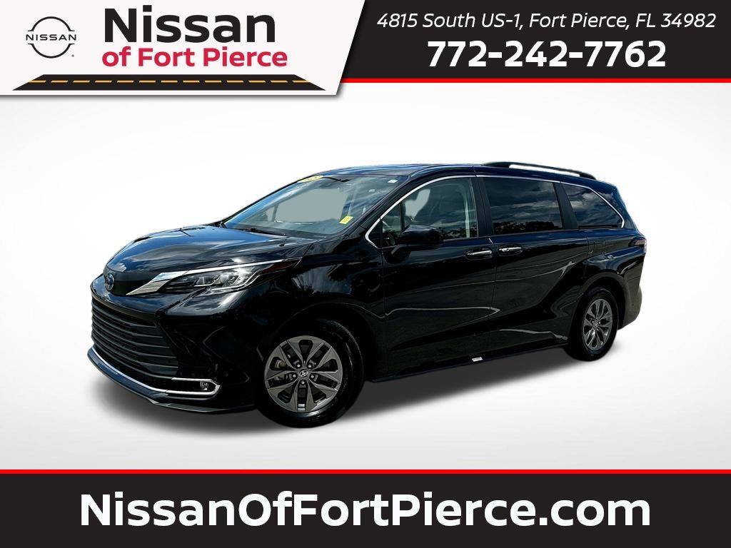 2023 Toyota Sienna XLE — Minivan — 69,362 mi — Fort Pierce, FL