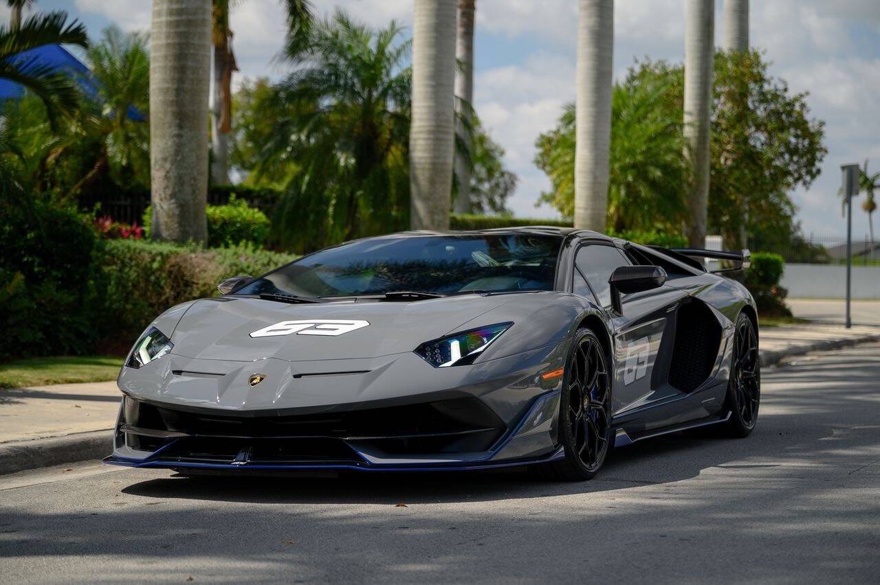 2021 Lamborghini Aventador SVJ
